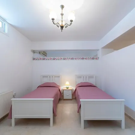 Villa Coral Jewel - Six Bedroom With Private Swimming Pool *
