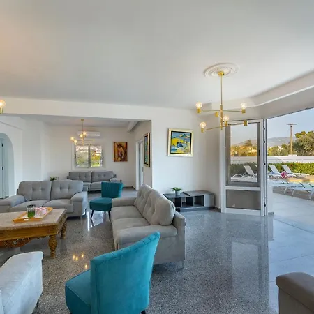 Coral Jewel - Six Bedroom With Private Swimming Pool Pégeia
