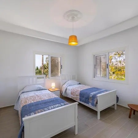 Coral Jewel - Six Bedroom With Private Swimming Pool Villa