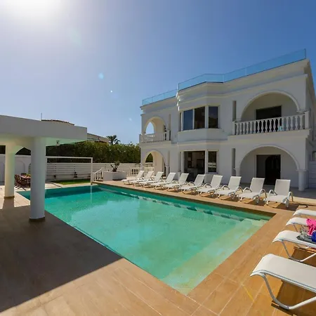 Coral Jewel - Six Bedroom With Private Swimming Pool