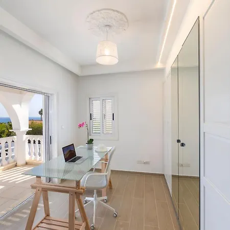 Coral Jewel - Six Bedroom With Private Swimming Pool Willa Peja