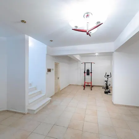 Coral Jewel - Six Bedroom With Private Swimming Pool פאהיה