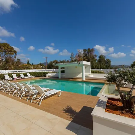 Coral Jewel - Six Bedroom With Private Swimming Pool Willa Peja