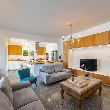 Coral Jewel - Six Bedroom With Private Swimming Pool Willa Peja