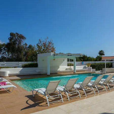 Coral Jewel - Six Bedroom With Private Swimming Pool Willa Peja
